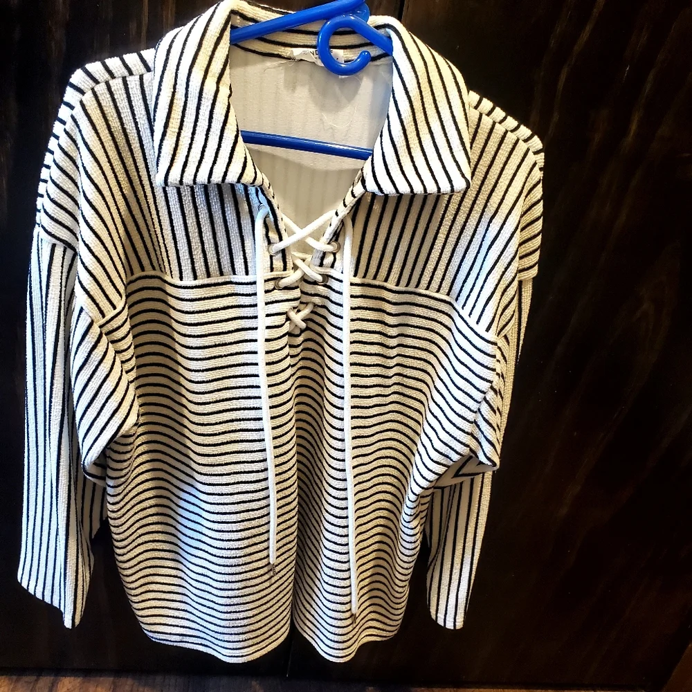 ANDREE BY UNIT Black and White Striped Top - Picture 1 of 5